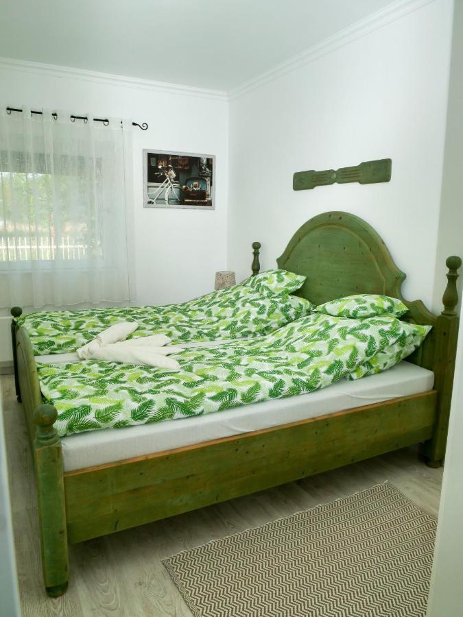 Cseresznyes Apartman Berekfurdo Ngoại thất bức ảnh