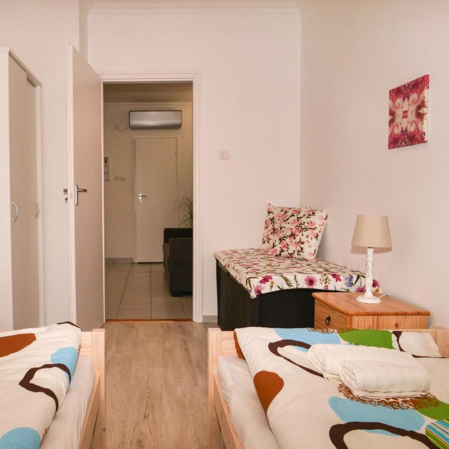 Cseresznyes Apartman Berekfurdo Ngoại thất bức ảnh