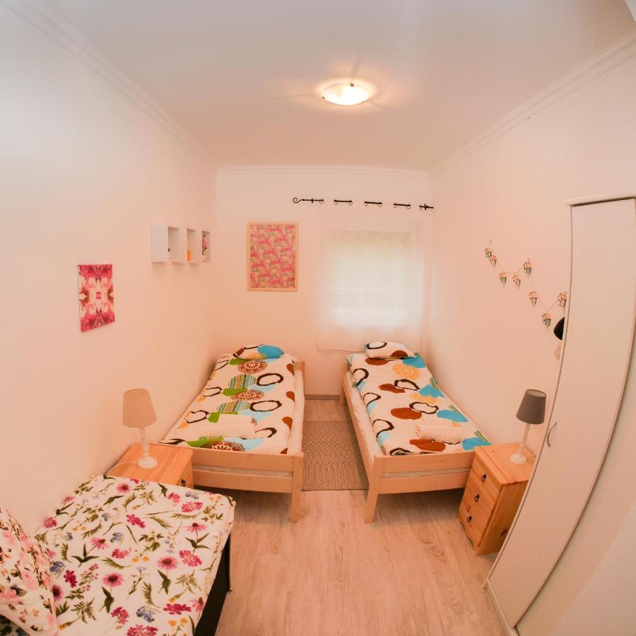 Cseresznyes Apartman Berekfurdo Ngoại thất bức ảnh